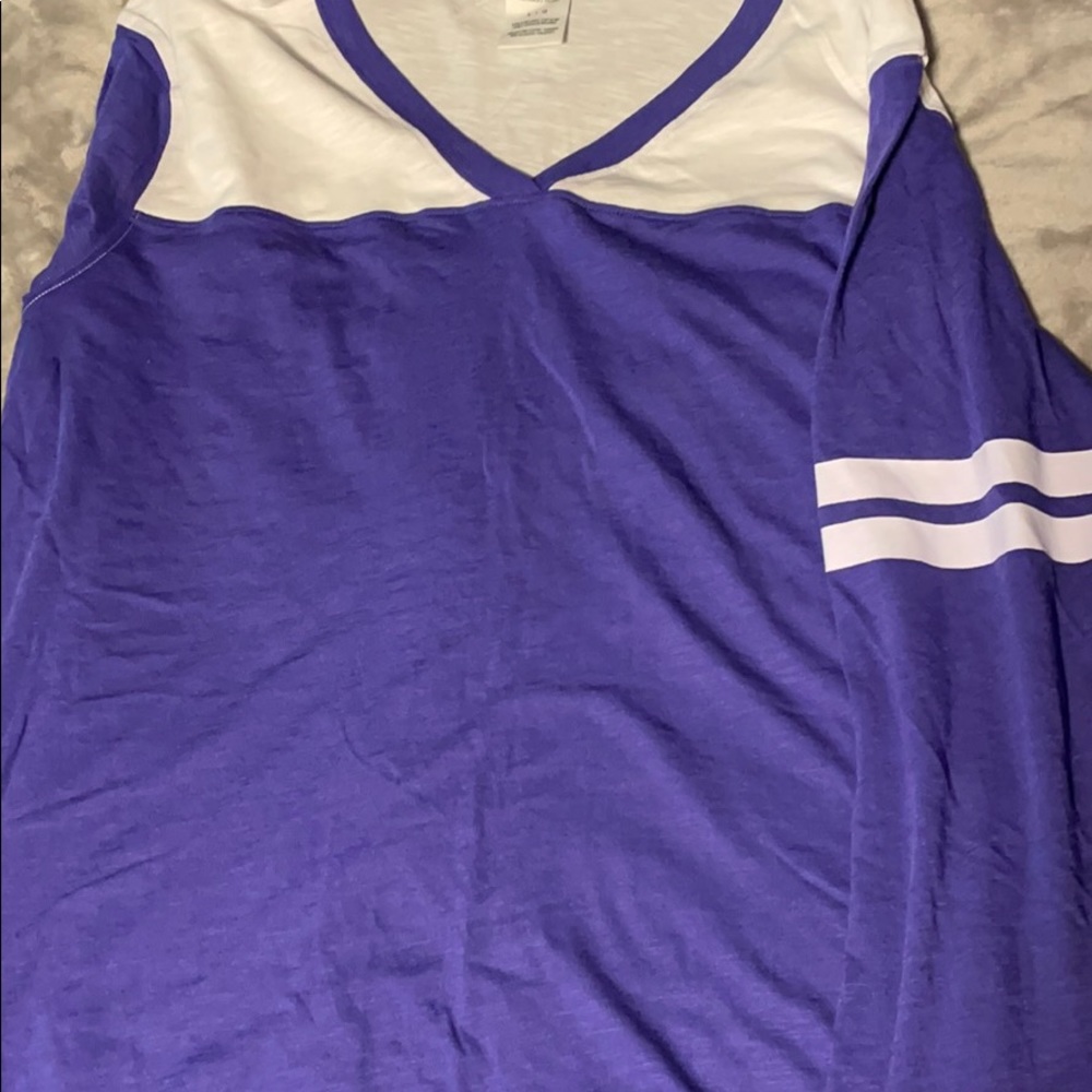 Long sleeve tee
